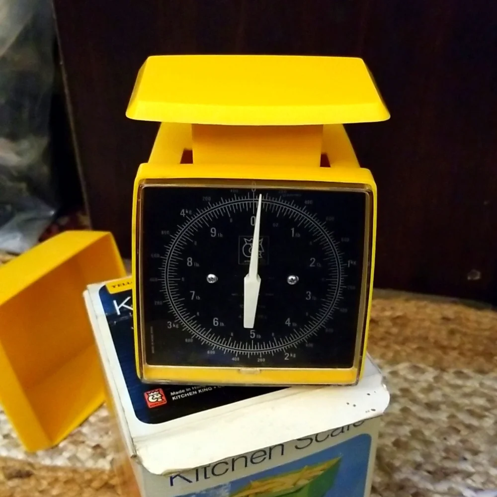 Vintage Kitchen King Yellow Kitchen Scale w Box